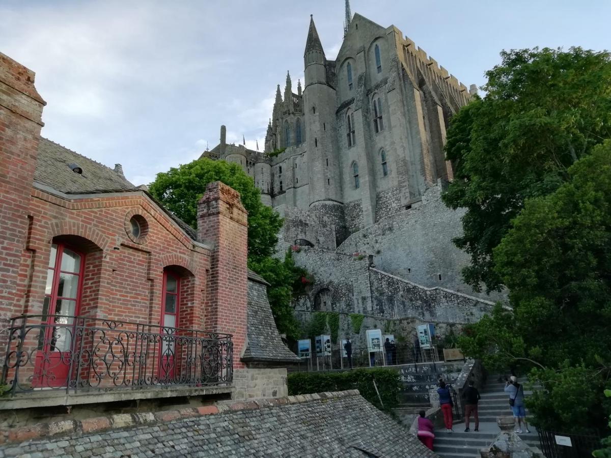 Mamoucafecouette Bed and Breakfast Roz-sur-Couesnon Exterior foto