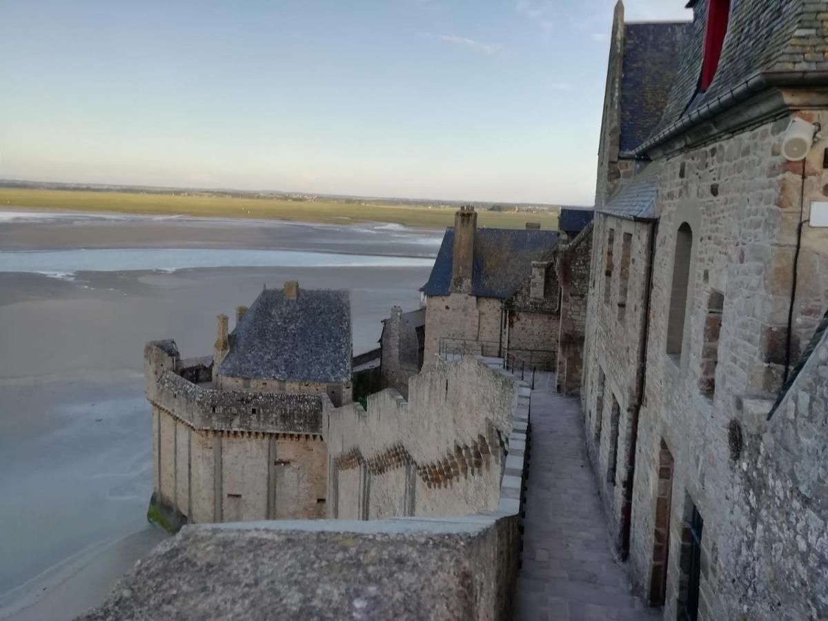 Mamoucafecouette Bed and Breakfast Roz-sur-Couesnon Exterior foto